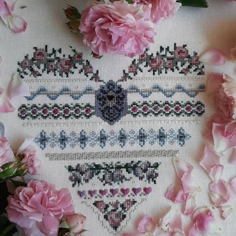 Just Nan Abony Rose by @zgavronik