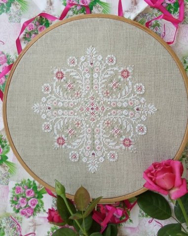 Just Nan Crystal Roses by @iuliiadereka