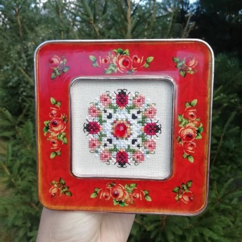 ladybug Just Nan by @iolanta_jullia